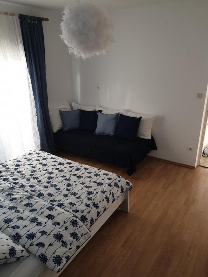 Apartments Mare Banjol Eksteriør bilde